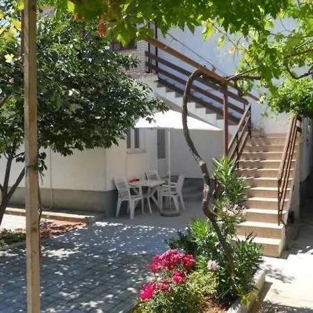 In With Terrace, Air Conditioning, Wi-fi * Biograd Na Moru