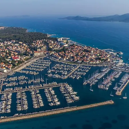 In With Terrace, Air Conditioning, Wi-fi Biograd Na Moru